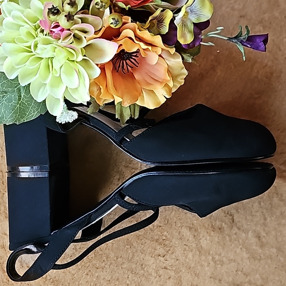 Shoes - Picture 4 of 16